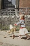 Detský kočík pre bábiku Konges Slojd Zoe Lemon Glitter